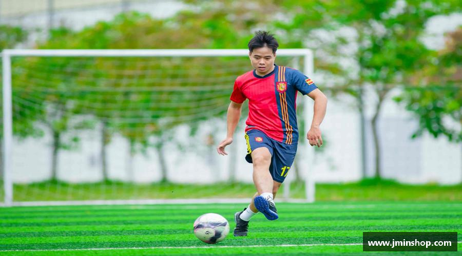 谈球吧APP追逐激情，释放能量！